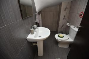 Kúpeľňa v ubytovaní Dionysus seaside villa