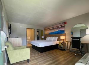Postel nebo postele na pokoji v ubytování Days Inn by Wyndham Lake Park/Valdosta + 22 fotografií
