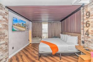 Area tempat duduk di Ocean Front Queen Suite With Panoramic Views! - Compass Cove Unit 964