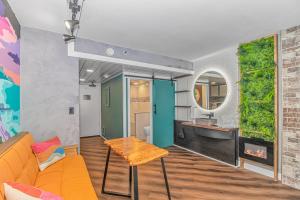 Area tempat duduk di Ocean Front Queen Suite With Panoramic Views! - Compass Cove Unit 964