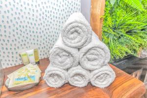 Galeri foto Ocean Front Queen Suite With Panoramic Views! - Compass Cove Unit 964 di Myrtle Beach