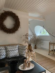Posezení v ubytování Skrøbelev Gods Manor House