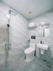 Phòng tắm tại Napoli Hostel