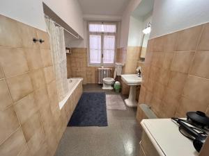 Koupelna v ubytování TATA Homes B&B