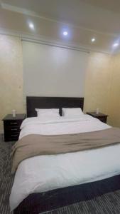 Postel nebo postele na pokoji v ubytování سويت فندقي Hotel suite