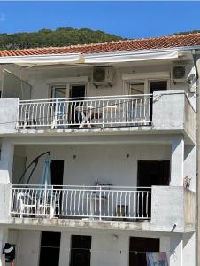 Gallery image of Mitko Montenegro apartments in Kumbor