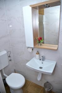 Baðherbergi á Apartman ANA