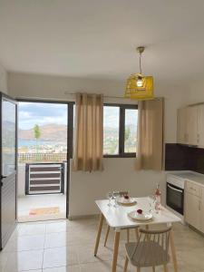 Kuchyň nebo kuchyňský kout v ubytování FabView Studio Apartments