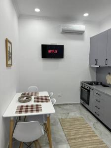 Cozy Apartment in Tirana - Image 10