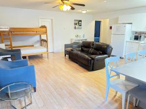 Kuchyň nebo kuchyňský kout v ubytování Bear Creek Suite