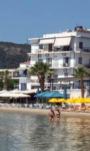 Gallery image of Svetlana & Michalis Oasis Hotel in Agia Marina Aegina