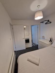 Postel nebo postele na pokoji v ubytování 1 bedroom Windy Nook -Great monthly offers