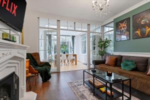 Posezení v ubytování Birmingham Gem-Stylish 5 Bed house near NEC, BHX, HS2 - Huge Parking & Fast WiFi!