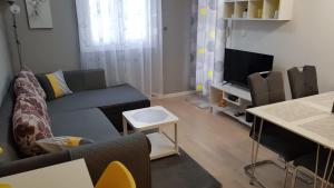 Apartment Verdi Split with free private parking space的休息区