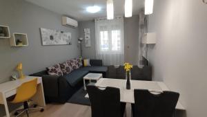 Apartment Verdi Split with free private parking space的休息区