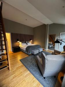 Postel nebo postele na pokoji v ubytování Hotel Zur Alten Brücke + 37 fotografií
