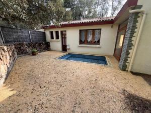 a house with a swimming pool in the yard at Maison bord de mer proche des Sables d'Olonne in Talmont