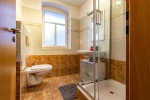 Ένα μπάνιο στο Apartment Dresden EG Links +5 φωτογραφίες