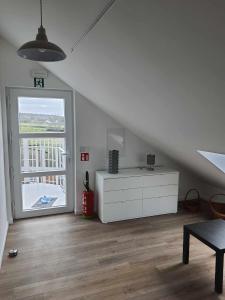 Fotografie z fotogalerie ubytování Gîte rural 3 épis "Aux Pieds des Ar'den" - chambre 1 isolée et chambre 2 dans hall de nuit - 34 rue du Château à 5564 Wanlin - 4 adultes et 2 enfants v destinaci Houyet