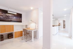 Kuchyňa alebo kuchynka v ubytovaní Luxurious Apartment In Terrazas Del Duque