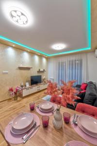 Prostor za sedenje u objektu Royal Apartman