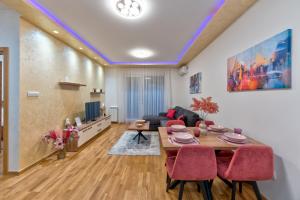 Prostor za sedenje u objektu Royal Apartman