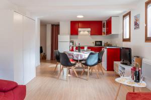 Kuchyňa alebo kuchynka v ubytovaní Serre Chevalier Studio 30 m2 coin montagne à 8 Minutes des Pistes