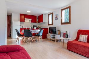 Kuchyňa alebo kuchynka v ubytovaní Serre Chevalier Studio 30 m2 coin montagne à 8 Minutes des Pistes