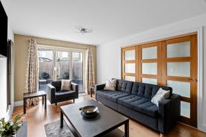 Posezení v ubytování Stylish 2 Bed Bungalow in East Ham, Close to Excel