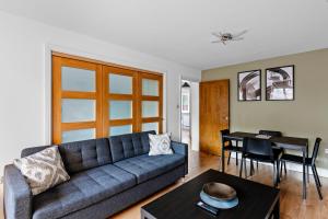 Posezení v ubytování Stylish 2 Bed Bungalow in East Ham, Close to Excel