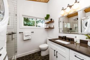 Phòng tắm tại Coastal Creative Garden Studio +8 ảnh