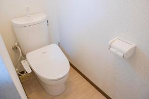 大阪中心地にステイ！無料駐車場付き物件！最大7名宿泊可能、1DK戸建を一棟貸切！無料WIFI付き！にあるバスルーム