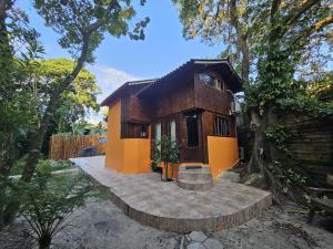 Το κτήριο όπου στεγάζεται  το διαμέρισμα