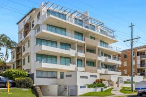 Fotografie z fotogalerie ubytování Beachside Stunning 3-Bed with Ocean View & Pool v destinaci Caloundra