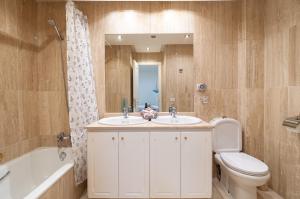 Koupelna v ubytování Beautiful 2 Bedroom Penthouse Terrazas Del Duque