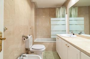 Koupelna v ubytování Beautiful 2 Bedroom Penthouse Terrazas Del Duque