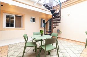 Fotografie z fotogalerie ubytování Beautiful 2 Bedroom Penthouse Terrazas Del Duque v destinaci Adeje