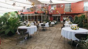Restaurace v ubytování RedDoorz Premium at Anisabel Suites Davao City