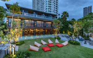 Κήπος έξω από το Ten Six Hundred, Chao Phraya, Bangkok by Preference, managed by The Ascott Limited