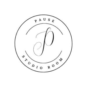 Сертифікат, нагорода, вивіска або інший документ, виставлений в Pause Studio Room Yzerfontein