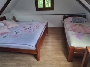 Легло или легла в стая в Kuća za odmor Katica