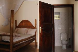 Фотография из галереи ShoeBill Safari Lodge в городе Karogoto