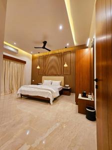 Savera Seafront客房内的一张或多张床位