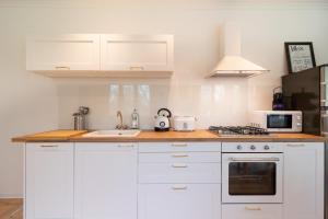 Køkken eller tekøkken på Superb bright apartment, 2 bedrooms, 5 people + 21 billeder