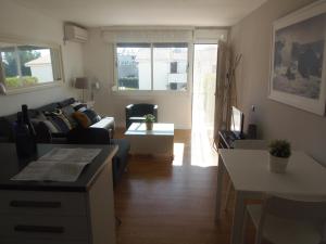 Kuchyňa alebo kuchynka v ubytovaní Apartment Aloha Sitges