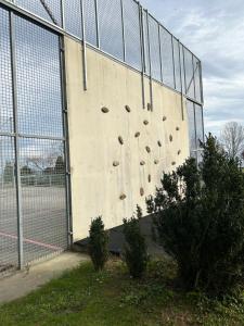Tenis lub squash w obiekcie Camping & Bungalows Leagi lub w pobliżu