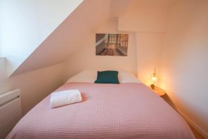 Postel nebo postele na pokoji v ubytování Lille Centre - Nice, cozy and functional ap.