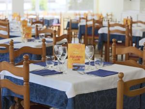 A restaurant or other place to eat at Hotel Marina Beach - Azzurro Club