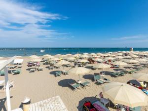 A beach at or near a szállodákat