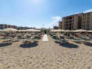 A beach at or near a szállodákat